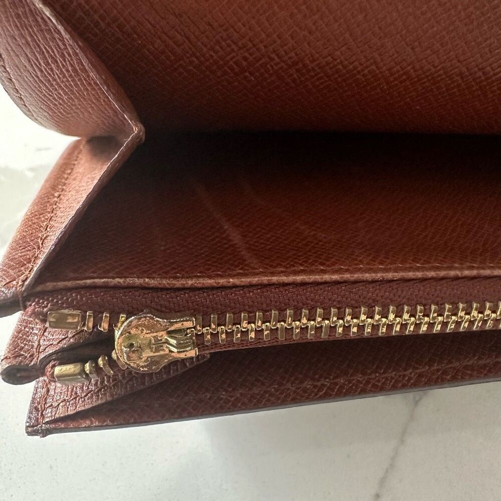 Vintage Louis Vuitton Monogram Sarah Wallet - Picture 9 of 12